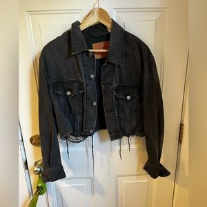 Cropped Levi’s Jacket